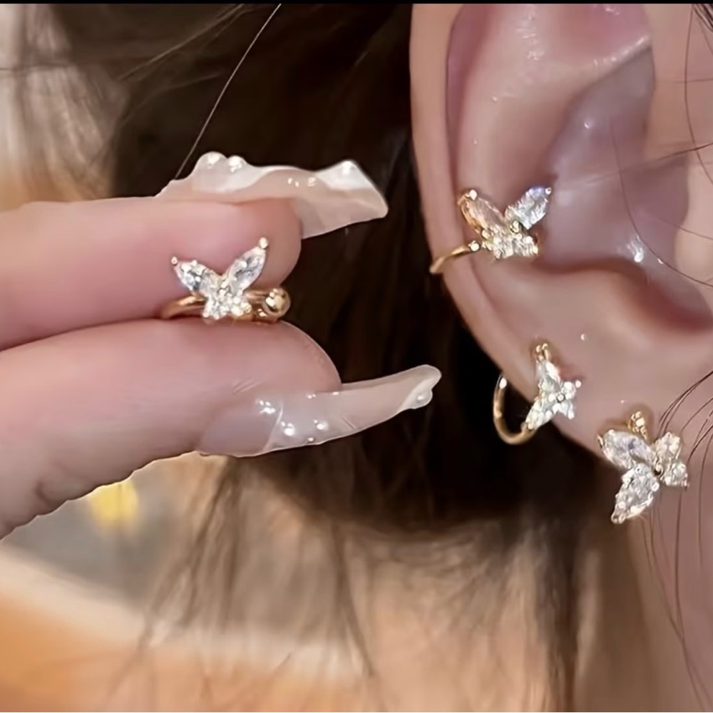 Elegant Butterfly Crystal Persing Earrings